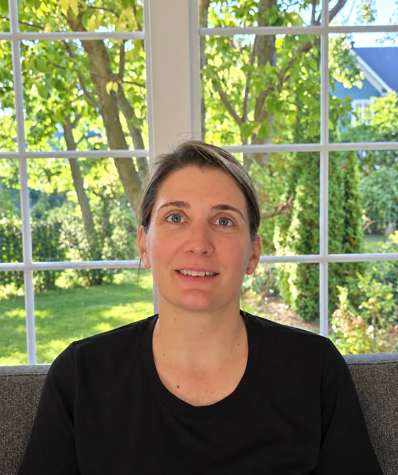 Portrait de Noelline Ravet, massothérapeute et réflexologue